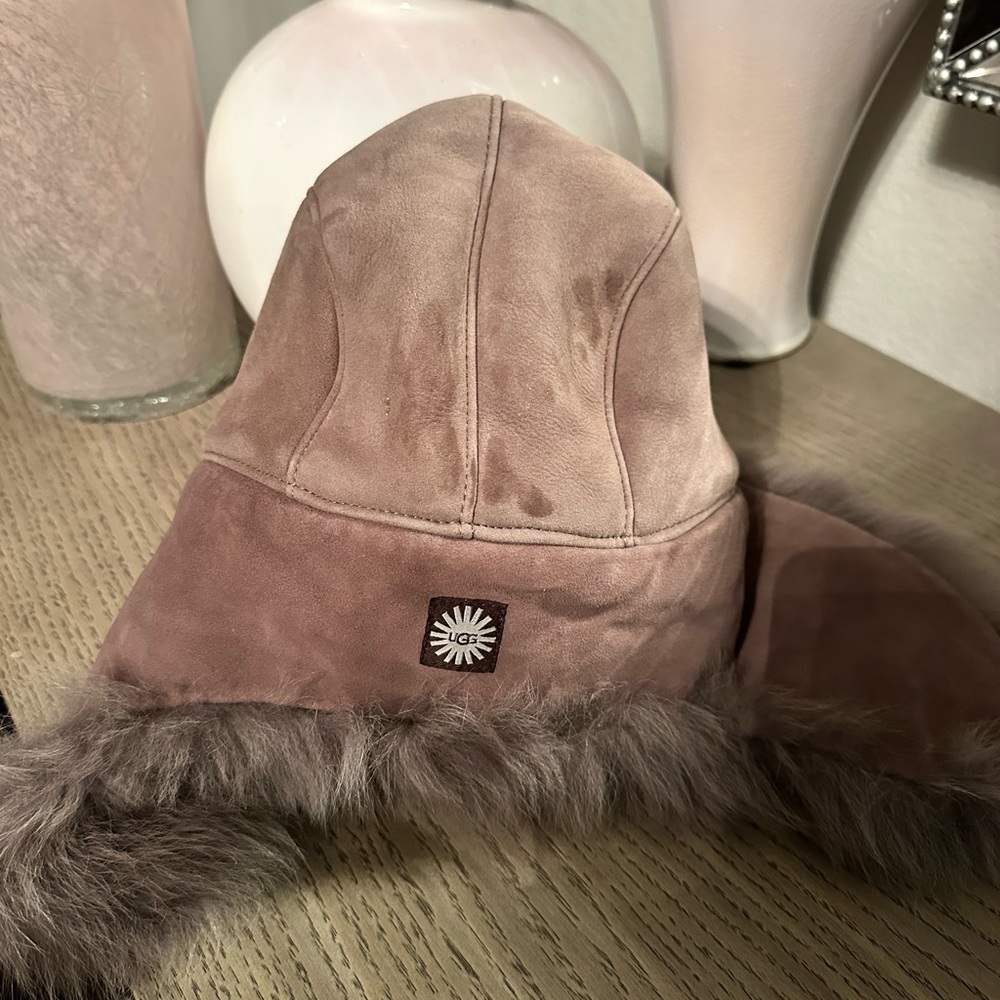 Ugg hat - Picture 3 of 3